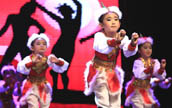 「2014·北京で会おう」青少年舞踊祭を北京で開催