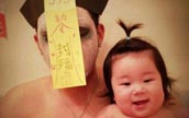 日本の父親と娘のユーモラスな入浴風景の写真が話題に