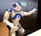 日本のロボットホテル開業　全ての業務をロボットが担当
