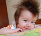 ユーモア溢れる赤ちゃんのヘアスタイル