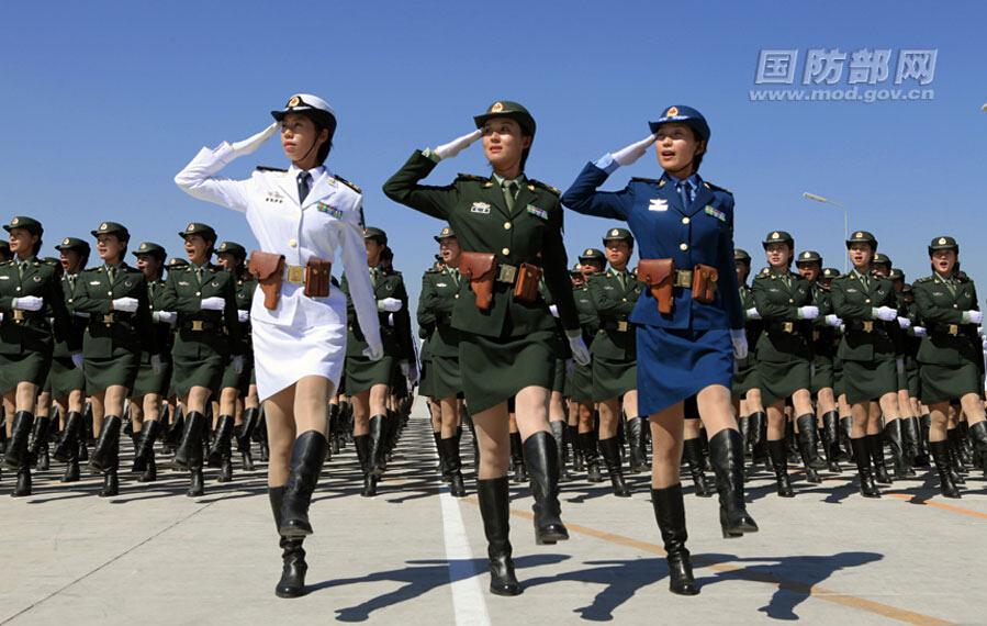 軍事パレードの中国女性兵士たち スタイルも顔も抜群 人民網日本語版 人民日報
