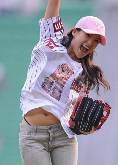 中・日・韓の女性スターによる始球式集、魅力満載