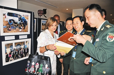 国連平和維持活動への中国軍の参加写真展が国連で開幕