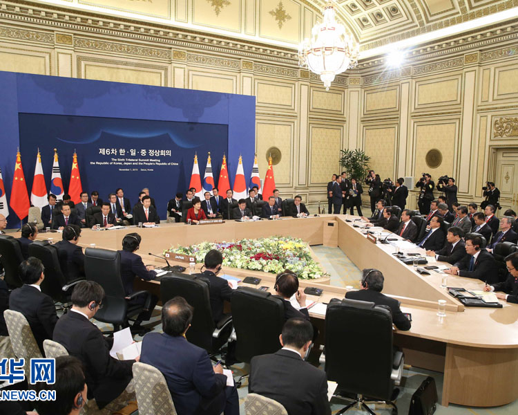 李克強総理が中日韓首脳会議に出席　中日韓協力について具体的提言