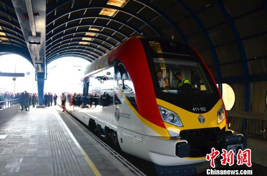 中国製の高速列車が欧州で初走行