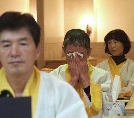 韓国で「模擬葬儀」が人気　「死亡体験」で憂鬱を払しょく