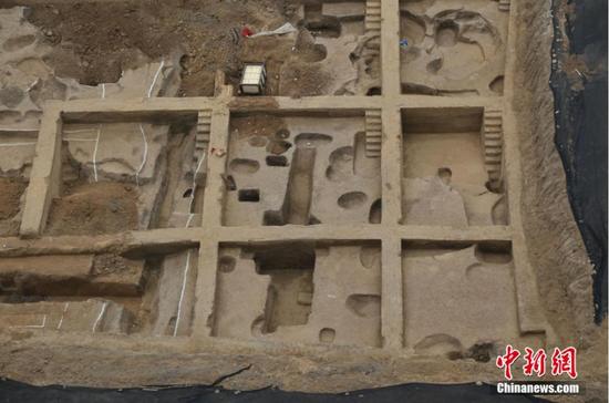 鄭州市の繁華街で商の大型古墓群が発見