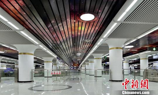 「煌めく銀河」、アジアで最も美しい地下鉄の駅　武漢