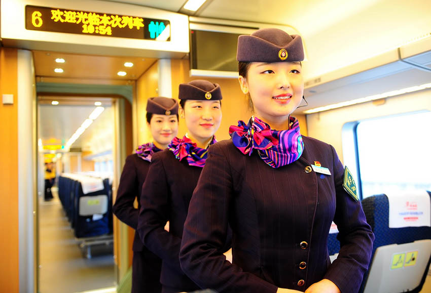 中国の高速铁道、高い颜面偏差値の女性乗务员