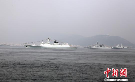 中国海軍がインドの国際海上観閲式に初めて参加