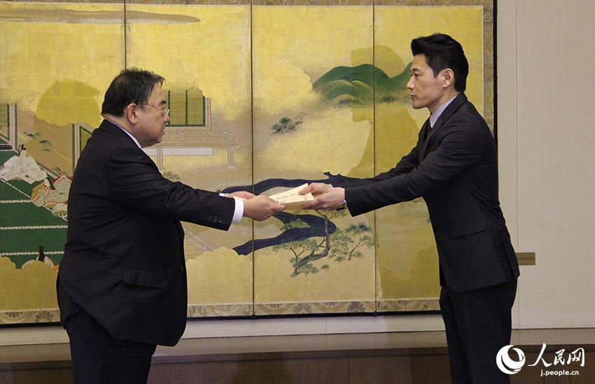 矢野浩二さんが日本外務大臣賞「友好の力になる」