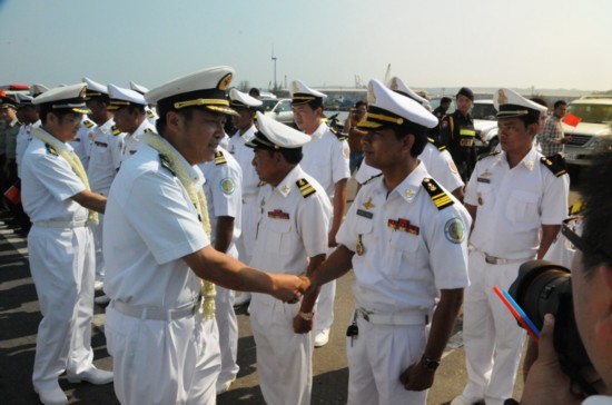 中国海軍艦隊がカンボジア訪問