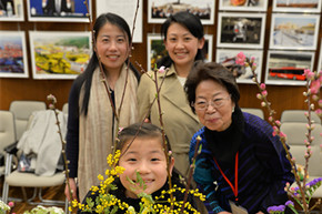 中国大使館女性グループが横浜北日中友好交流会とフラワーアート交流活動