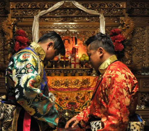 シャングリラのチベット族の伝統的な結婚式に迫る
