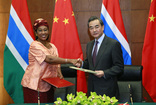 中国がガンビアと国交回復