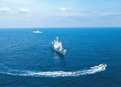 中国海軍艦隊が遠洋訓練
