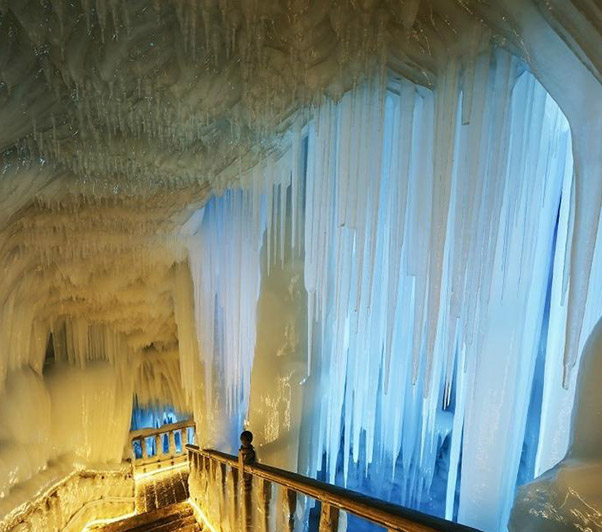 山西省の「万年氷穴」、童話の世界のような美しさ