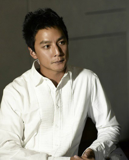 中日韓の男性スターの白シャツ姿を比較