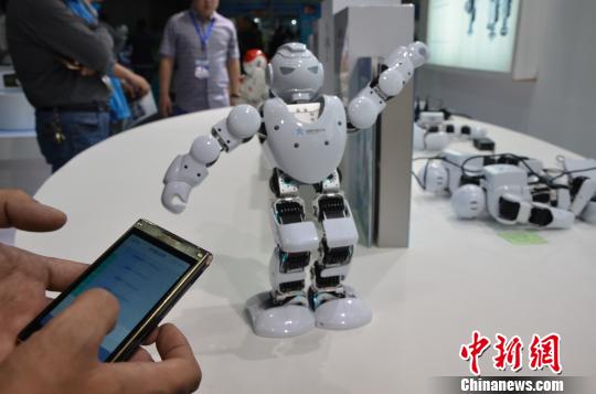 国内外のロボット、河南省洛陽市に集結