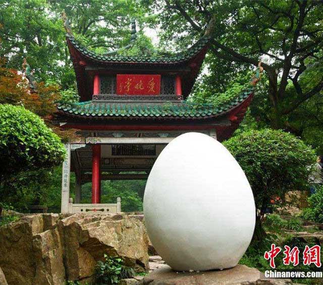 巨大エッグが巡る名所、アーティストのクリエイティブ作品　湖南省