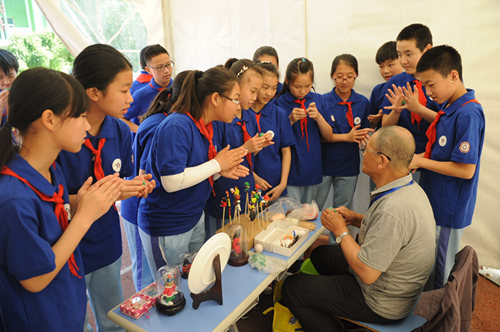 北京の小学校、無形文化遺産が生徒の「特別な技能」に