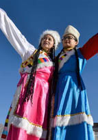 観光シーズンを迎えたチベット、ポタラ宮入場券は予約必須