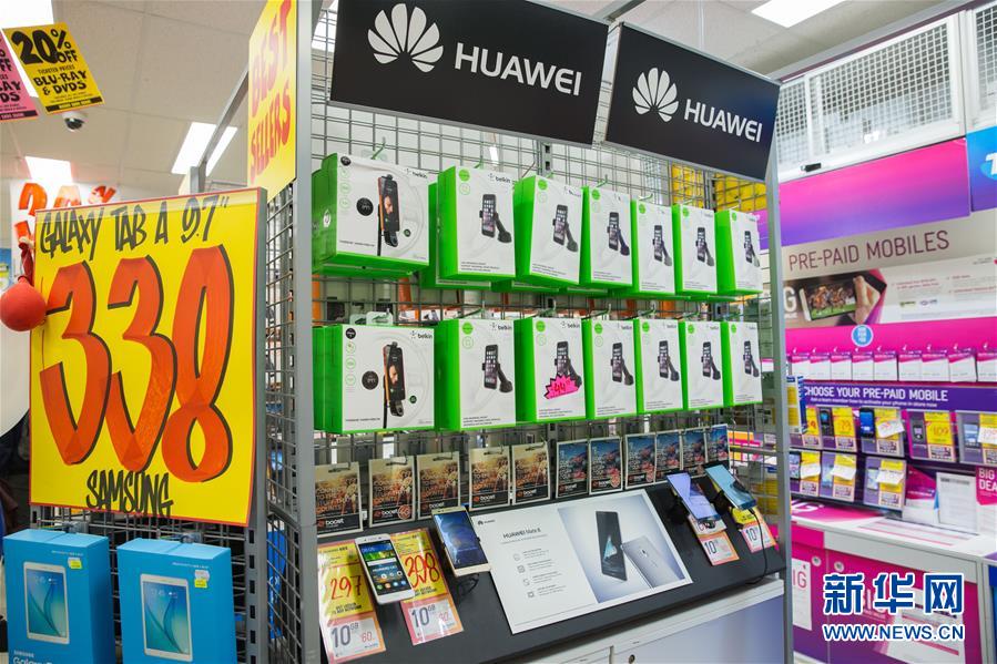オーストラリア・シドニーのあるショップに設けられた華為（ファーウェイ）携帯販売エリア（6月25日撮影）。