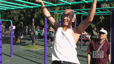 米国のネットユーザー驚きの中国老人の朝の運動