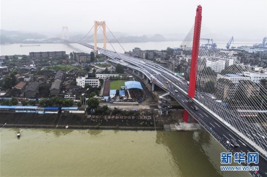 カラチョウザメ保護を目指し、ハイテクを駆使した至喜長江大橋開通
