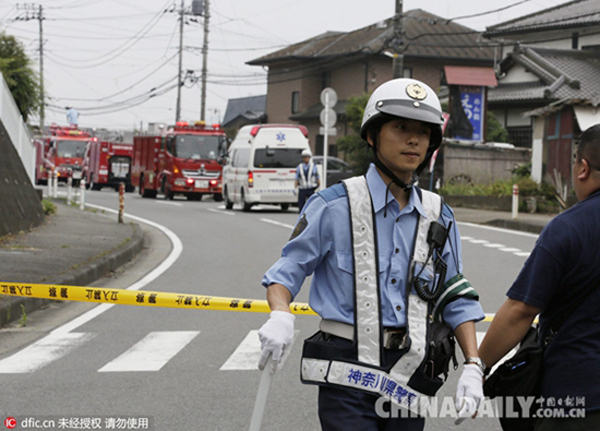 笑みを浮かべる植松容疑者　警察は家宅捜索を開始