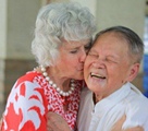 71年後、米国老婦人が18通の感謝状を手に訪中