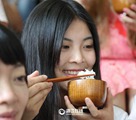 「白米大食い大会」開催　大食い美女が米4キロを完食　杭州