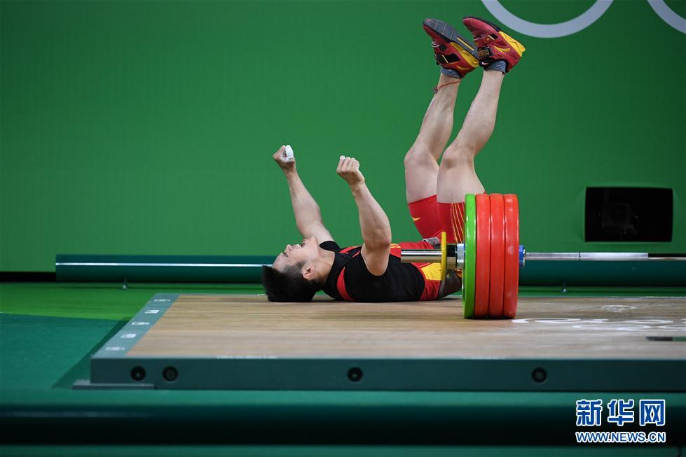 五輪重量挙げ男子 中国が8個目の金、ブルース・リー風に勝利を祝う