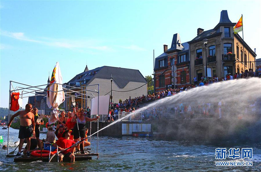 第34回「バスタブボートフェスティバル」が開催　ベルギー