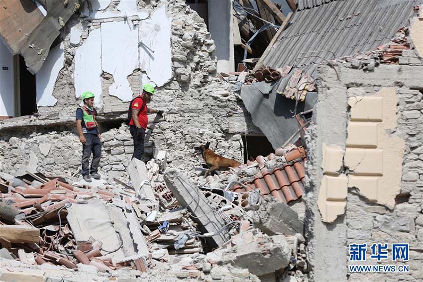 イタリア中部で地震発生　死者159人に