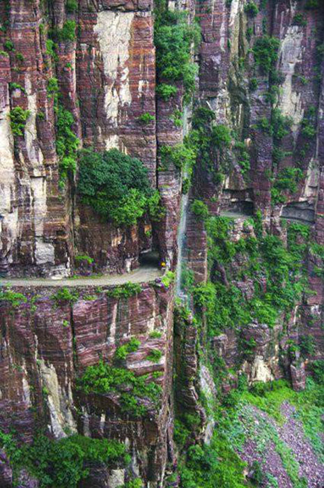 道なき道を行かねばたどり着けない世界一危険な村が中国に！