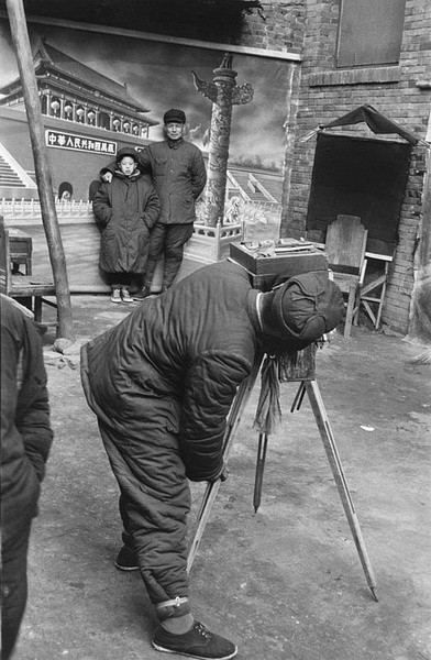 仏写真家マルク・リブーが撮影したモノクロの中国