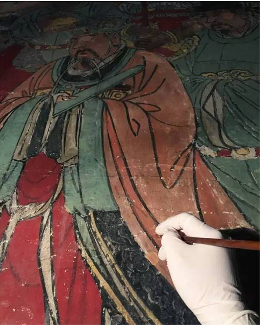 麗しの考古学研究者、山西省古刹の壁画を2年かけて修復