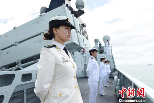 中国海軍のミサイル護衛艦「塩城」がオークランドに到着