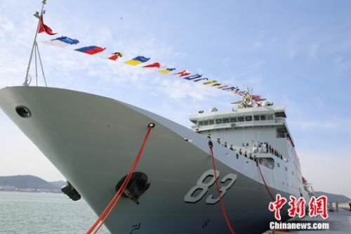 中国海軍の新型訓練艦「戚継光」が就役へ
