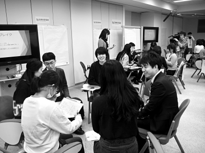 东京で日中の大学生50人参加の「讨论会」开