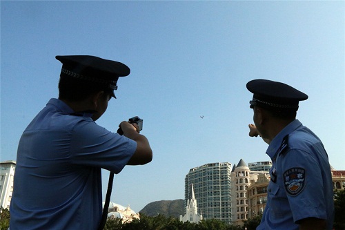 海南省三亜市の警察当局、ドローン制圧銃を投入