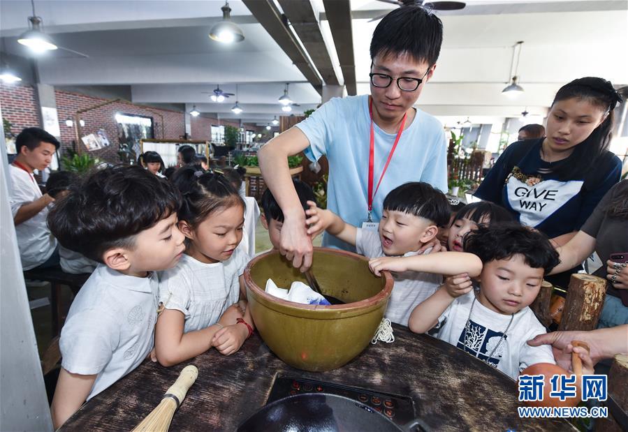 「中国子供服の都」が贈る「国際子供の日」のスペシャルギフト