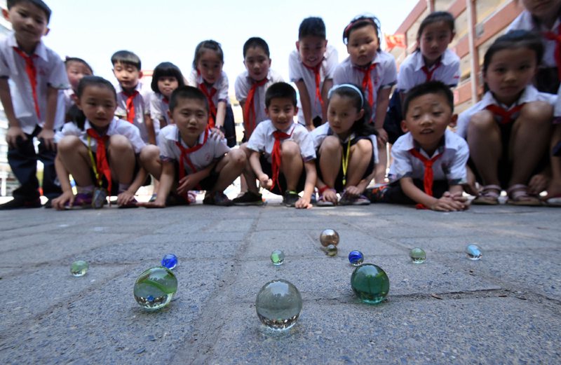 「国際子供の日」イベントで昔懐かしの遊びを体験　河北省