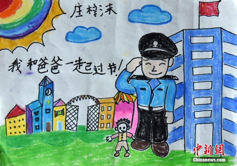 真心のこもった作品ずらり　警察官の子どもたちが描く両親の似顔絵　浙江省