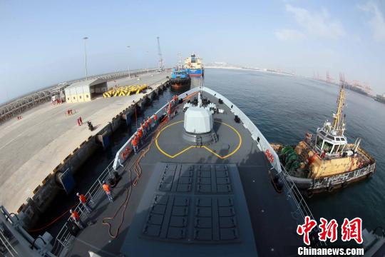 中国海軍第26次護衛艦隊がサラーラ港で補給・整備