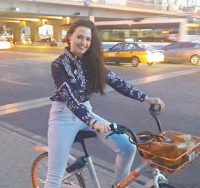 北京を旅行した時に、街でシェア自転車を体験した茉莉さん