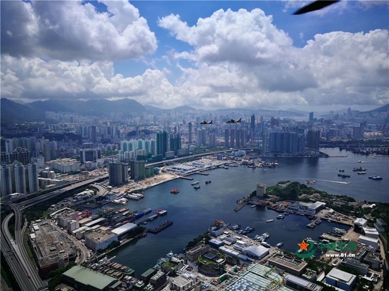 駐香港部隊が海・空合同パトロール活動を実施