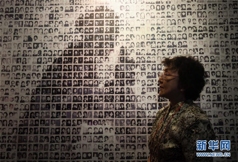 日本残留孤児代表団85人が731部隊の犠牲者を追悼