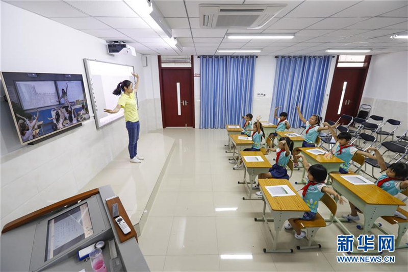 中国最南端の学校、オンライン教育システムを活用